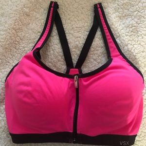 Victoria’s Secret front-close knockout Sport bra